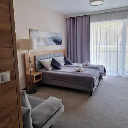 Czarna Gora Star * Sienna (Klodzko)